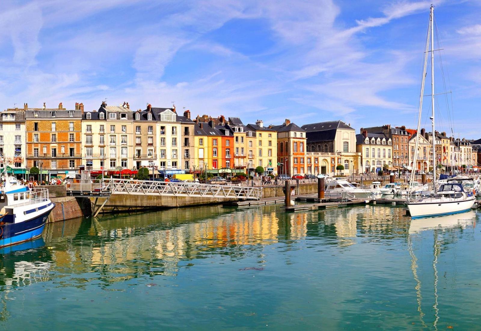"Hinkley" Centre Ville Place De Parking Prive Dieppe Eksteriør billede