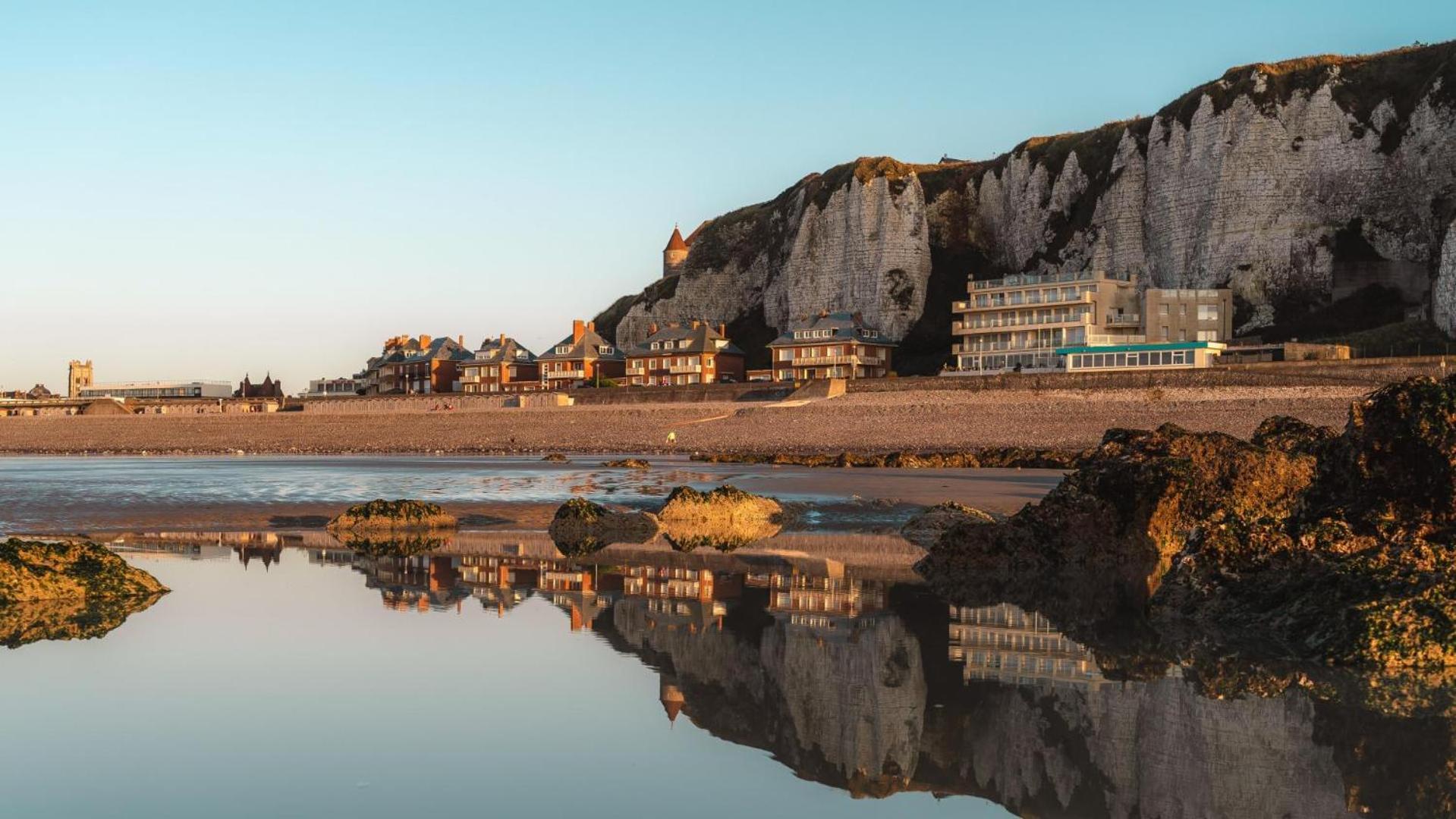"Hinkley" Centre Ville Place De Parking Prive Dieppe Eksteriør billede